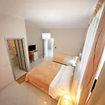 Hotell Nika 3*